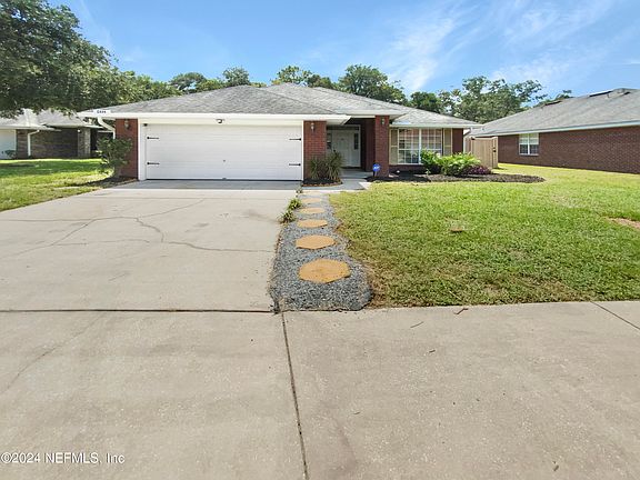 3rd image of 6444 SARAHS VIEW Court