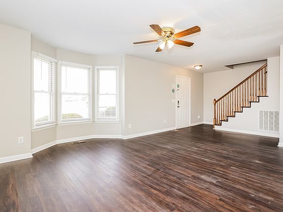 5th image of 404 Hump Cir