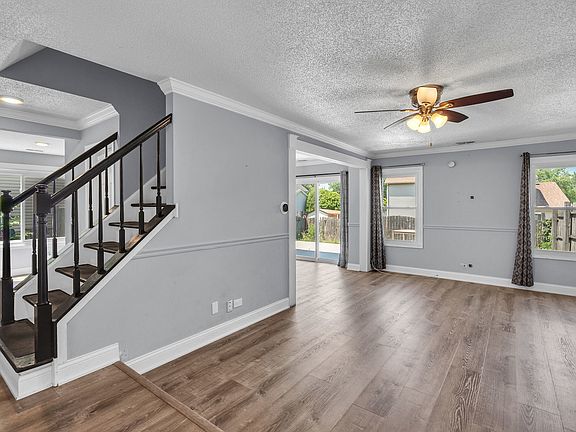 4th image of 64 Stonefield Dr
