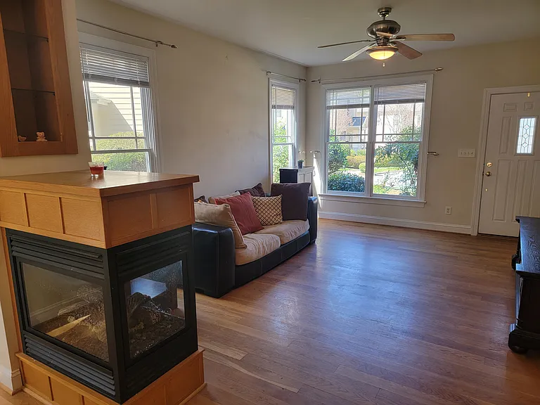 318 Charleston Ln — Photo 20