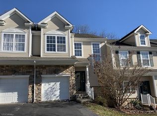 71 Pinehurst Dr, Washington, NJ 07882