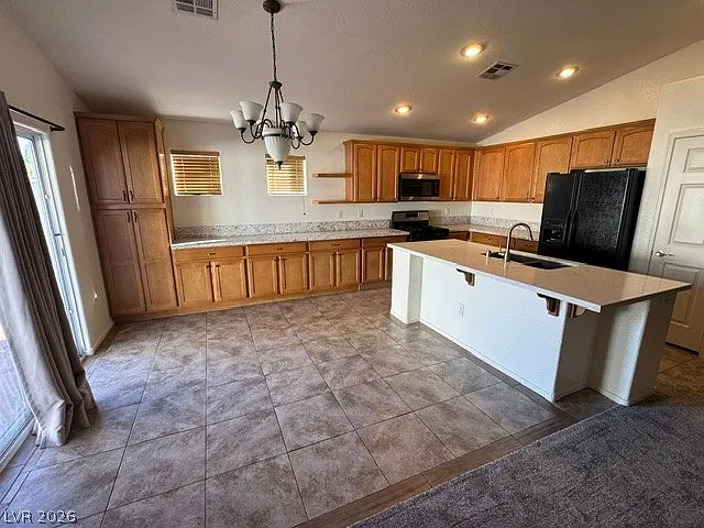 4 bed, 2.0 bath, 1814 sqft, $2,400 — Photo 3