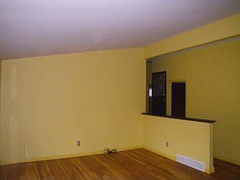 3rd image of 25179 Hanover St