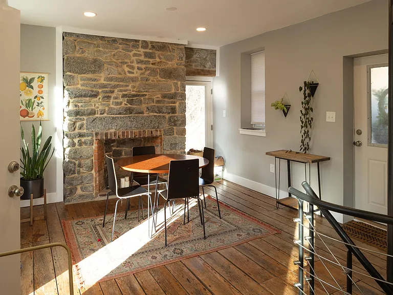 1202 Oella Ave — Photo 2