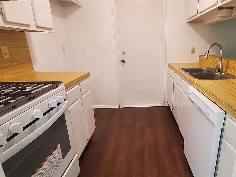 4509 Brown Bark Pl #B — Photo 2