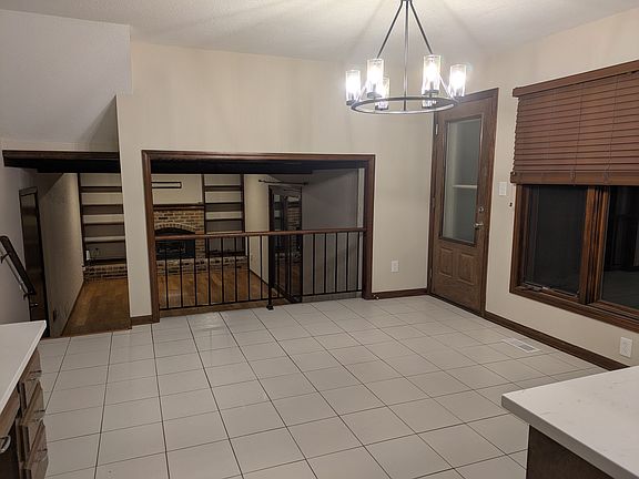 The open floor plan with the dining area between the kitchen and the family room is great whether you're juggling kids and homework or a houseful of hungry guests!