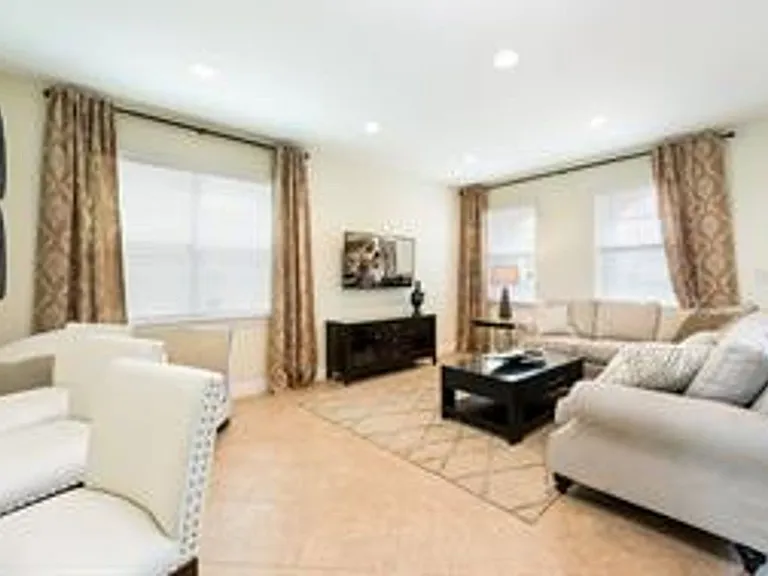 241 Lasso Dr — Photo 5