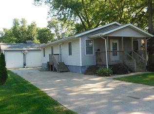 1206 E Water St, Pontiac, IL 61764