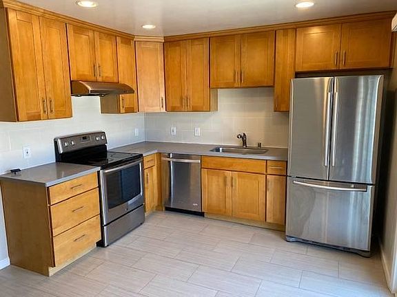 4th image of 10060 Craft Dr APT 1