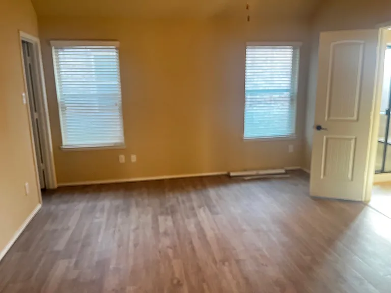 9108 Stewart St — Photo 7