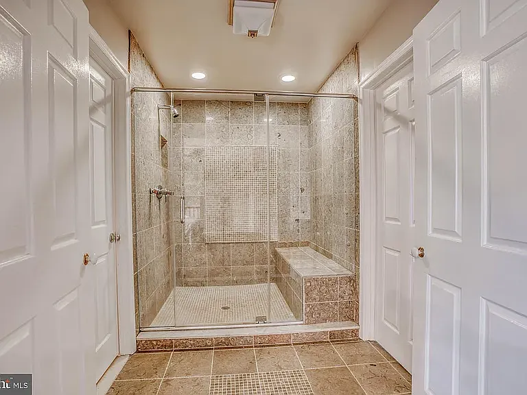 594 Pinedale Dr — Photo 9
