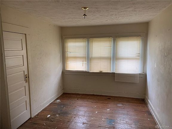 5th image of 405 Fountain Ave