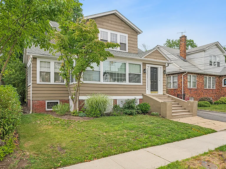 11 Brookwood Dr #101 — Photo 2