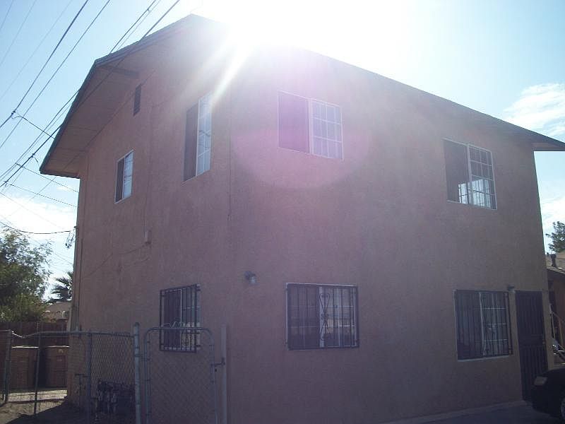 2nd image of 1115 E 9th St