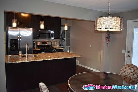 5th image of 2114 Highland Pl NE