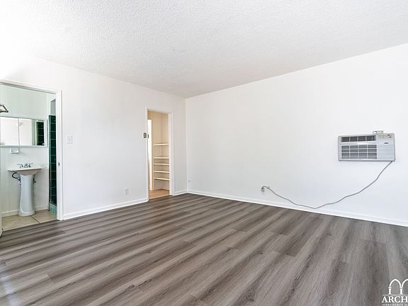 3rd image of 1632-1640 Lake St #1640-F