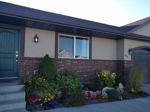3rd image of 625 Canyon Springs Dr