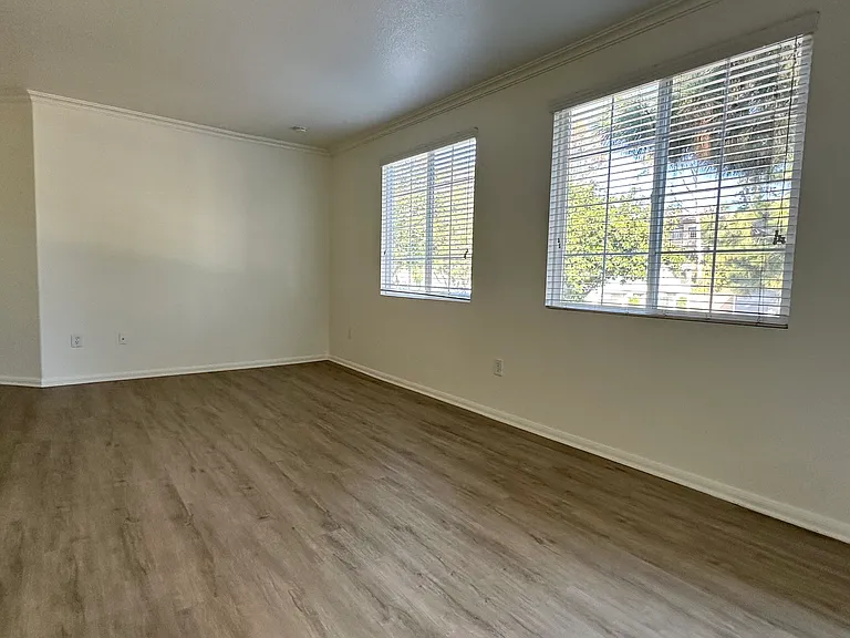 Creek View Condominiums — Photo 77