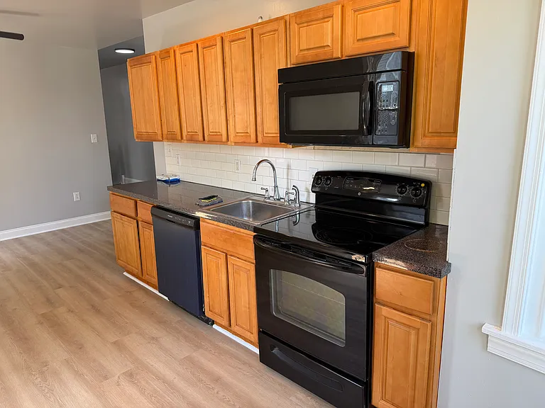 1657 Haworth St #2 — Photo 5