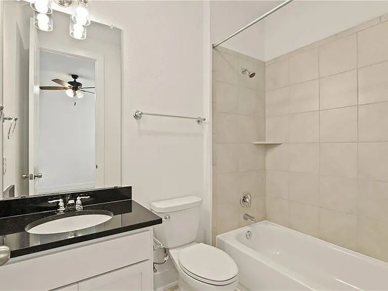 1821 Donetto Dr — Photo 23