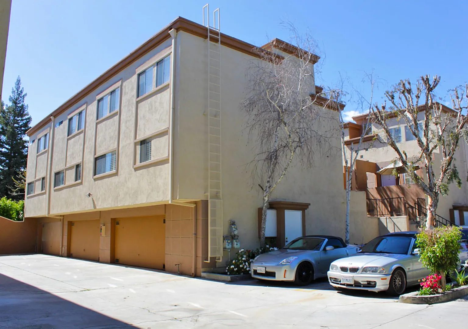 Victory Townhomes — Photo 3