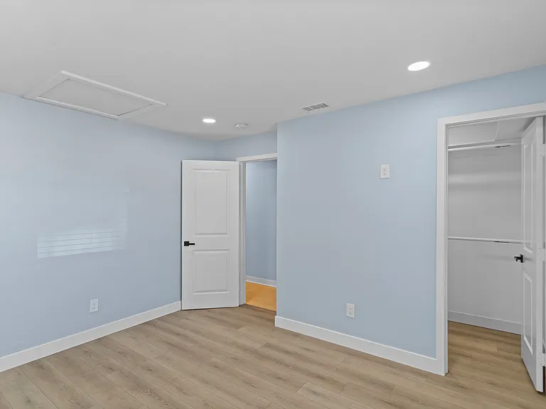 8996 Newport Ave — Photo 17