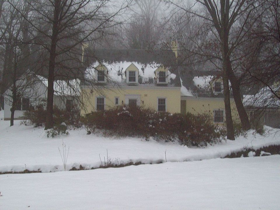 1st image of 623 Stevenson Ln