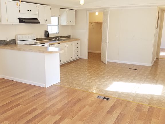 2nd image of 3170 Bonaire Cir