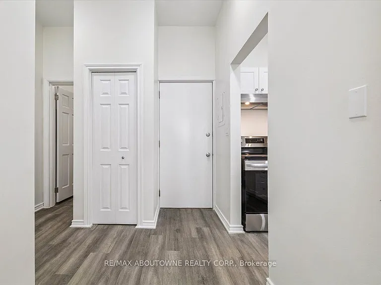 68 Peel St #3 — Photo 3