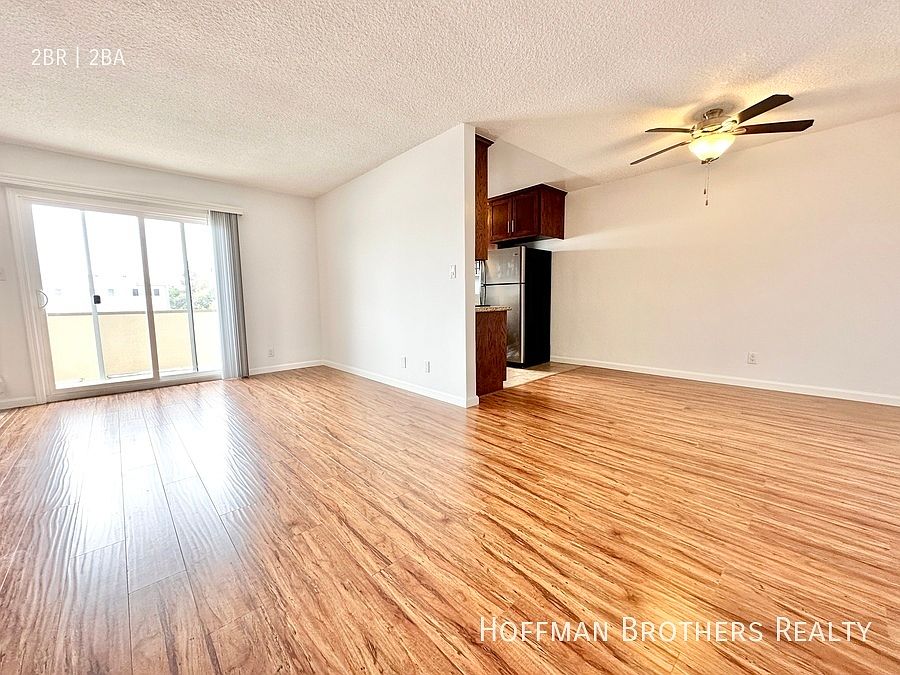 1st image of 17346 Burbank Blvd #18