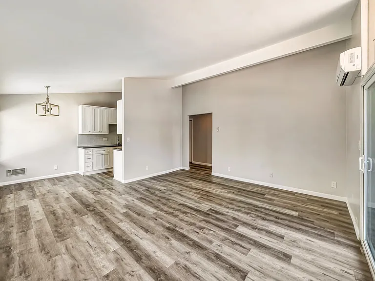 1751 Colby Ave #4 — Photo 11