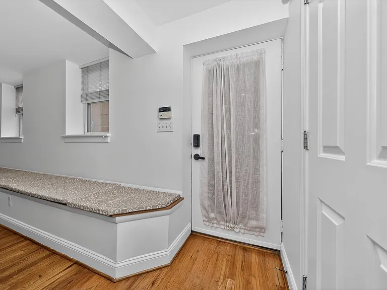 2801 Connecticut Ave NW #15 — Photo 2