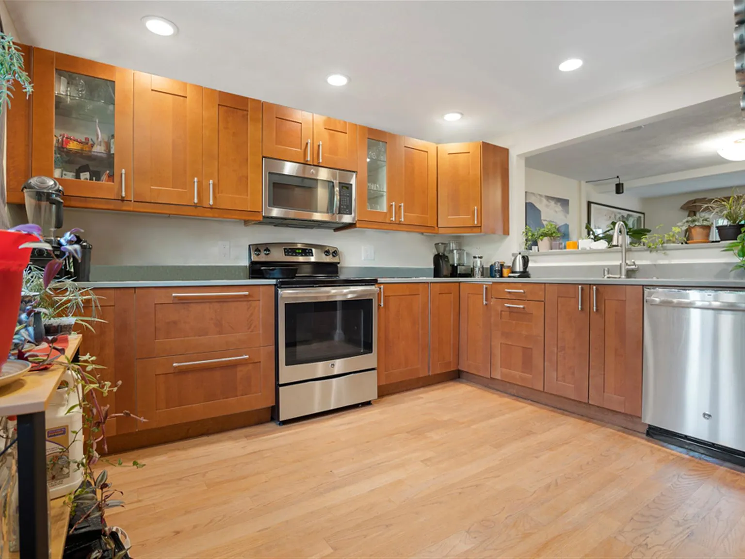 3 bed, $3,700 — Photo 2