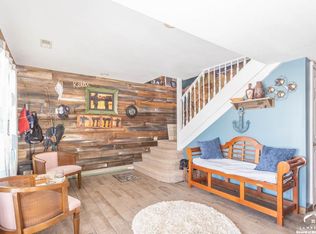 8711 Longview Rd, Ozawkie, KS 66070