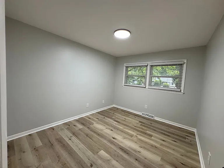 2205 Hathaway Dr — Photo 32