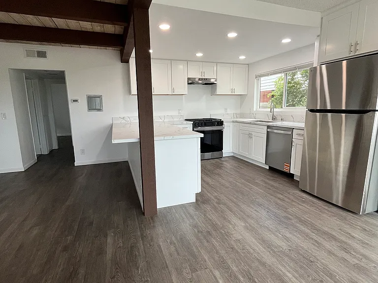 146 Imperial Beach Blvd — Photo 17