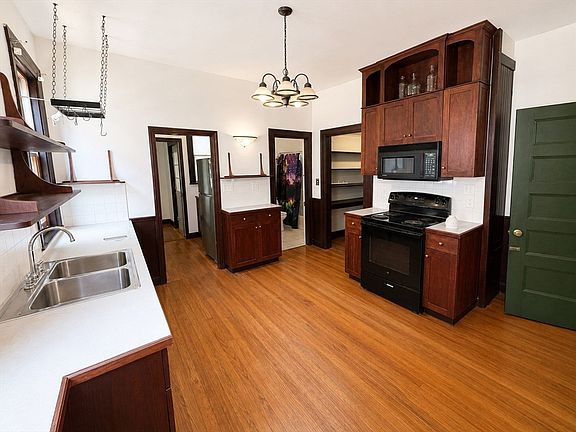 5th image of 23 Summit Ave #23