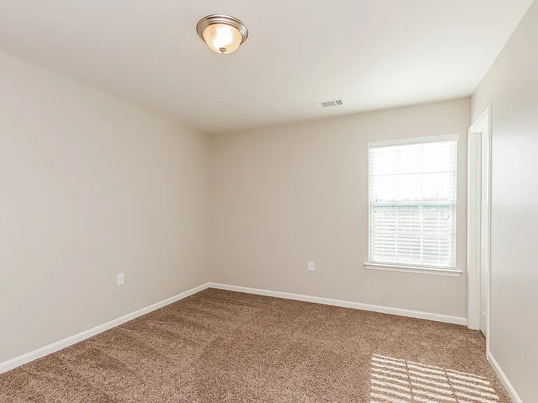 1537 Summer View Ln — Photo 11