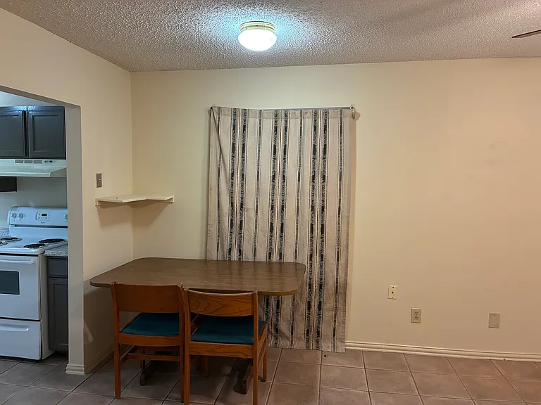 1219 Truman Ln — Photo 22