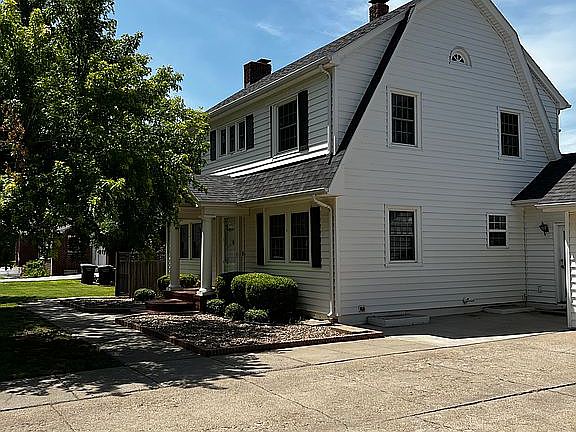4th image of 1911 6th Ave