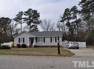 131 Garrett Dr, Zebulon, NC 27597