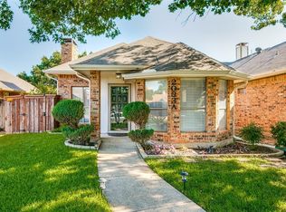2033 Falcon Ridge Dr, Carrollton, TX 75010