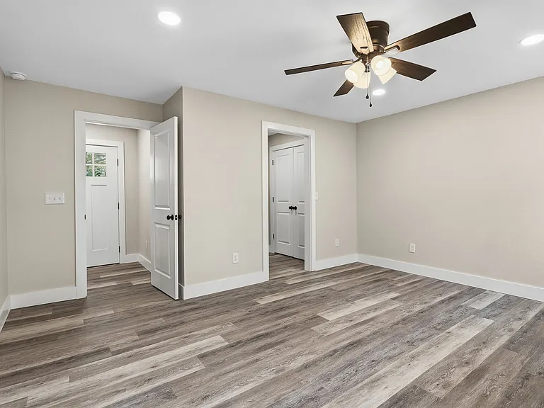 1503 N 10th Ave — Photo 15