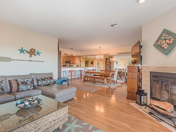 4th image of 401 Fox Hill Dr