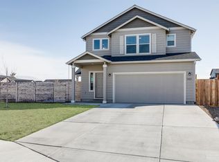 2668 NE 6th Dr, Redmond, OR 97756