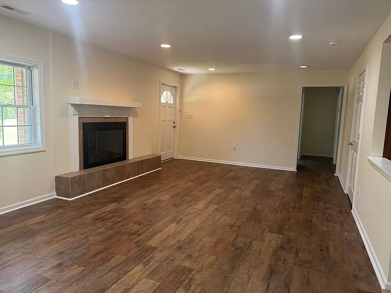 950 Perrytown Rd — Photo 2