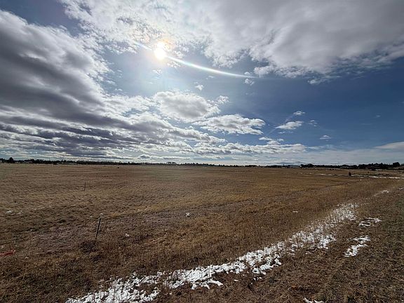 4th image of 3 W Ole Maverick Rd