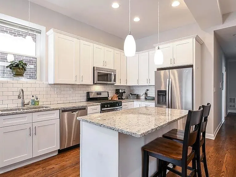 1837 N Wolcott Ave #1 — Photo 2