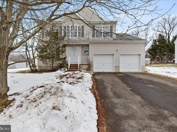 23 Sundew Dr, Ewing, NJ 08638