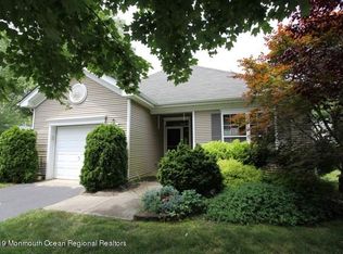 11 Dapplefields Ct, Lakewood, NJ 08701
